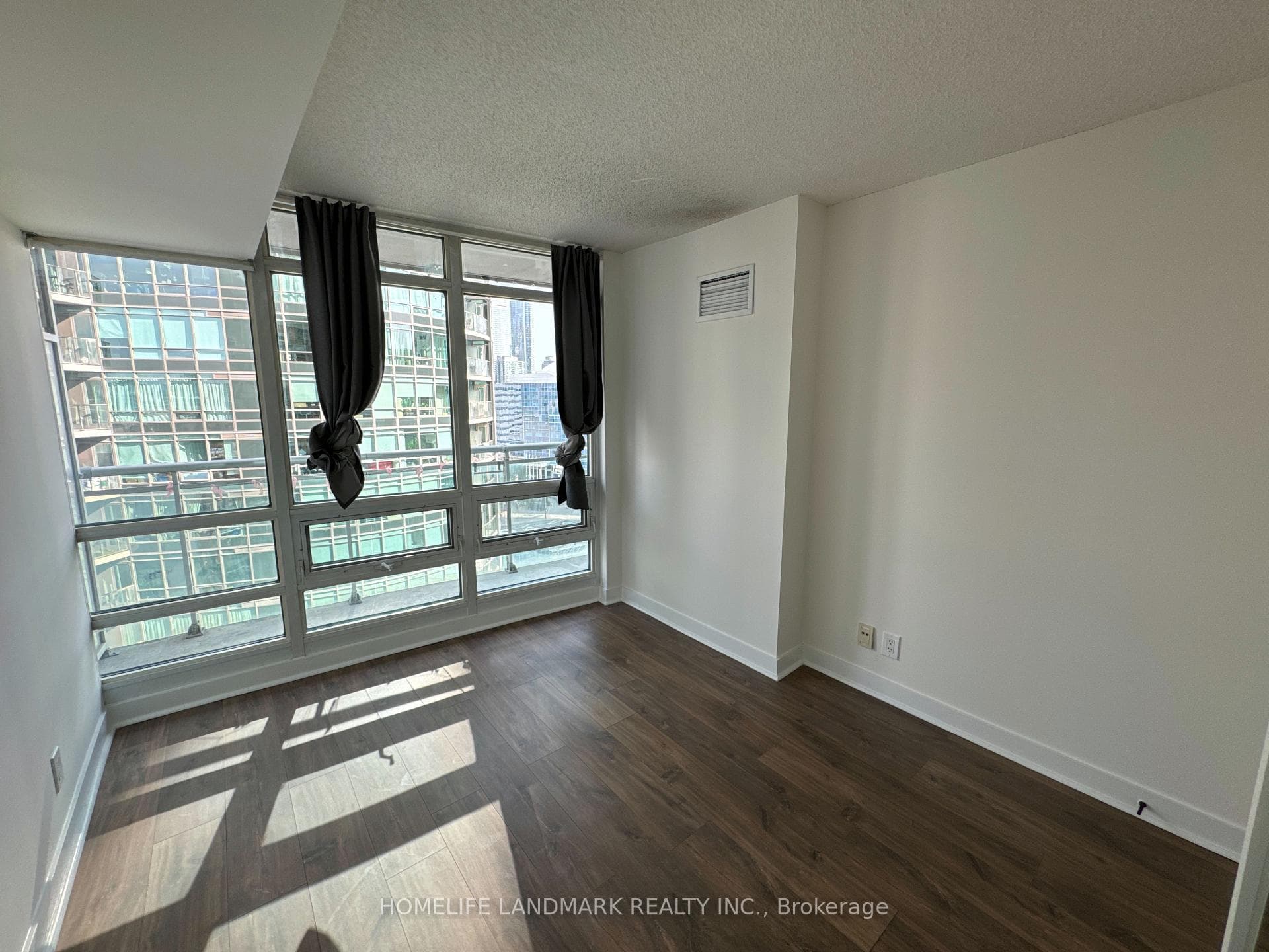 381 Front Street Unit 1807 photo 14