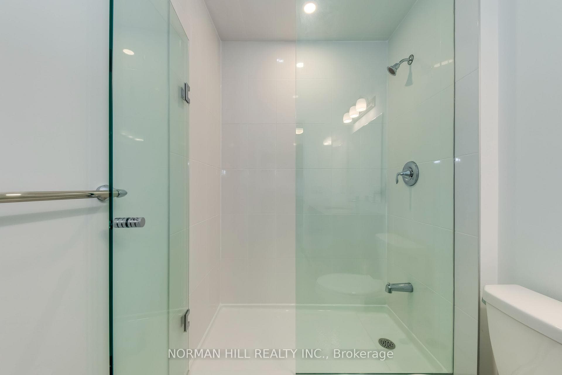 490 Gordon Krantz Avenue Unit 422 photo 20