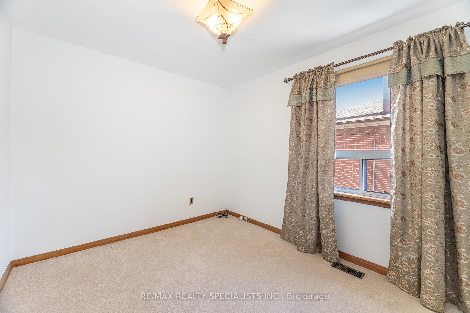 49 Algoma Street photo 21