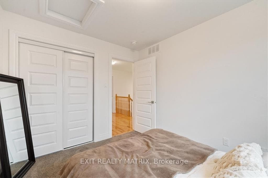 325 TWILIGHT Avenue photo 23