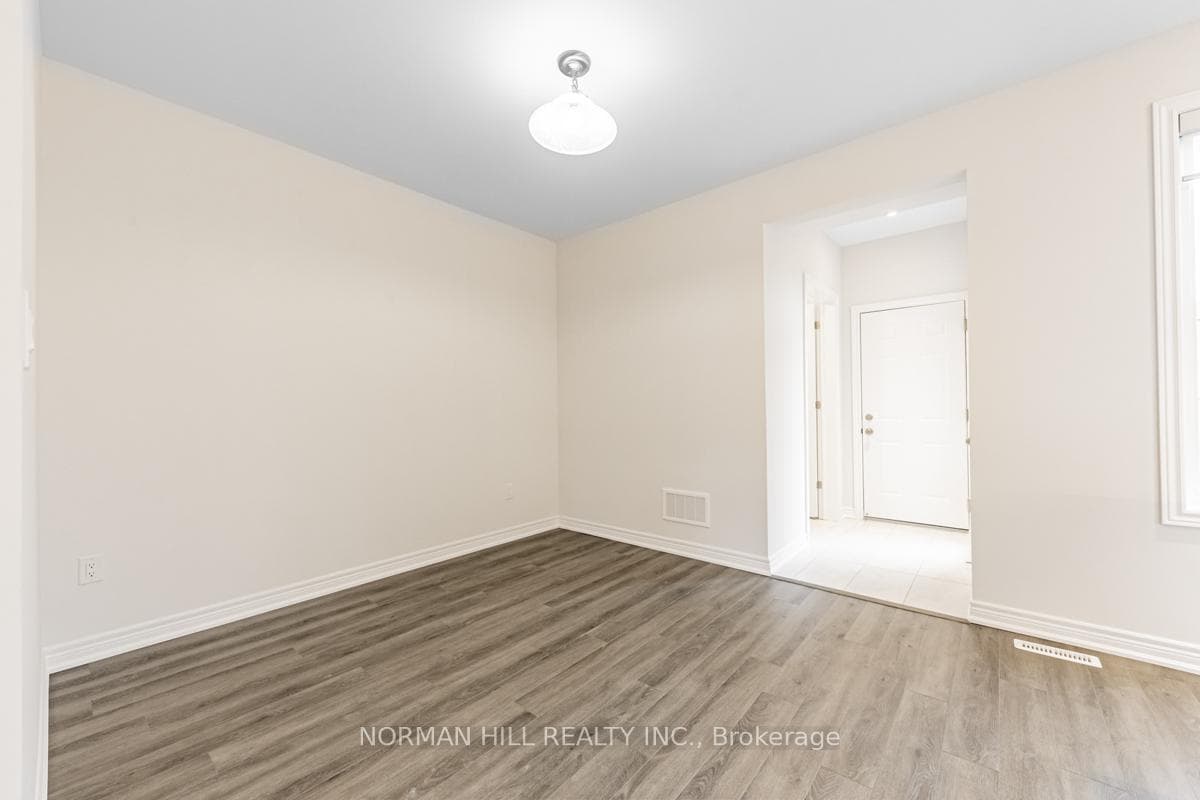 272 Riverlands Avenue photo 9