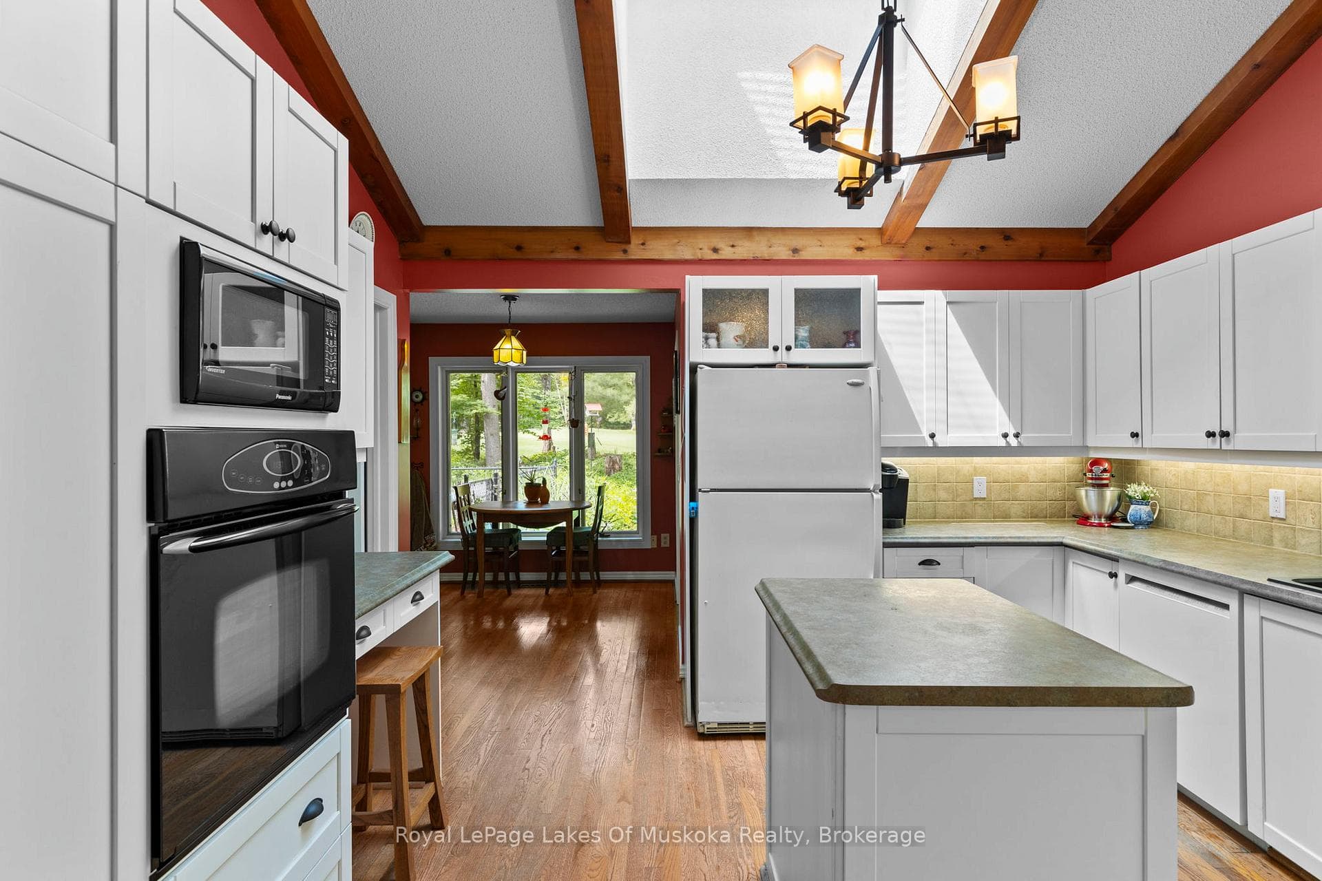 Kitchen with breakfast knook