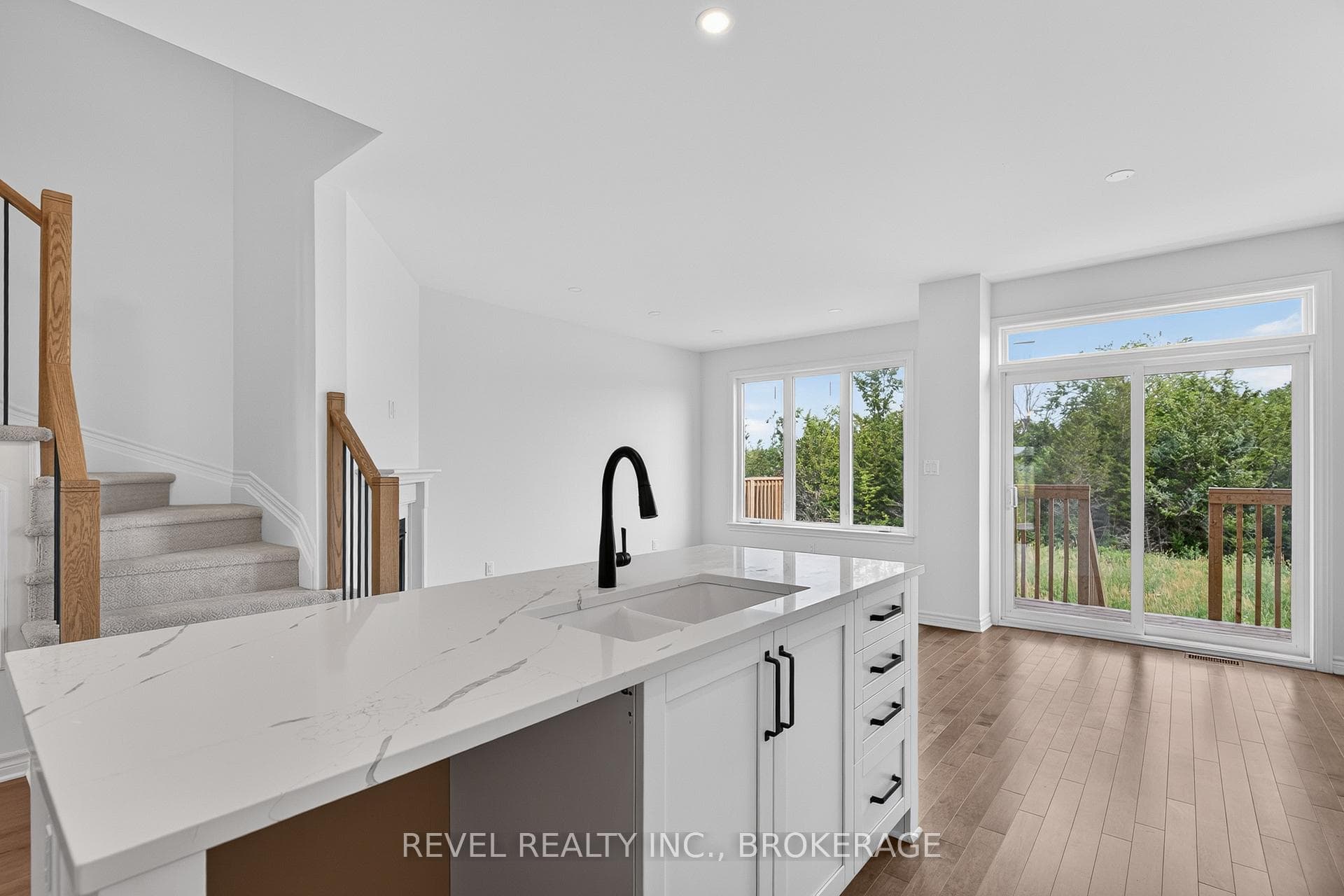 444 Buckthorn Drive photo 14