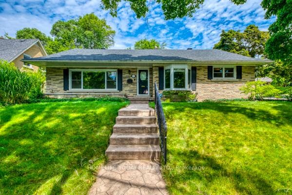 182 Forsyth Drive photo 1
