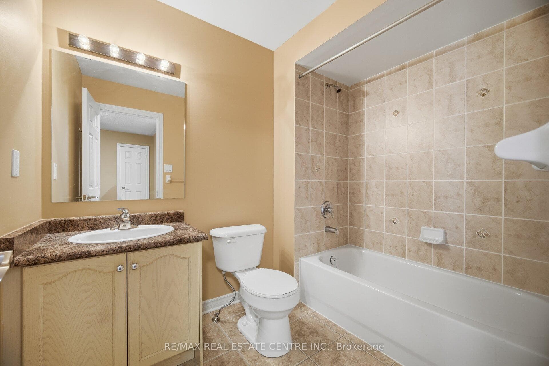 366 Hobbs Crescent photo 37