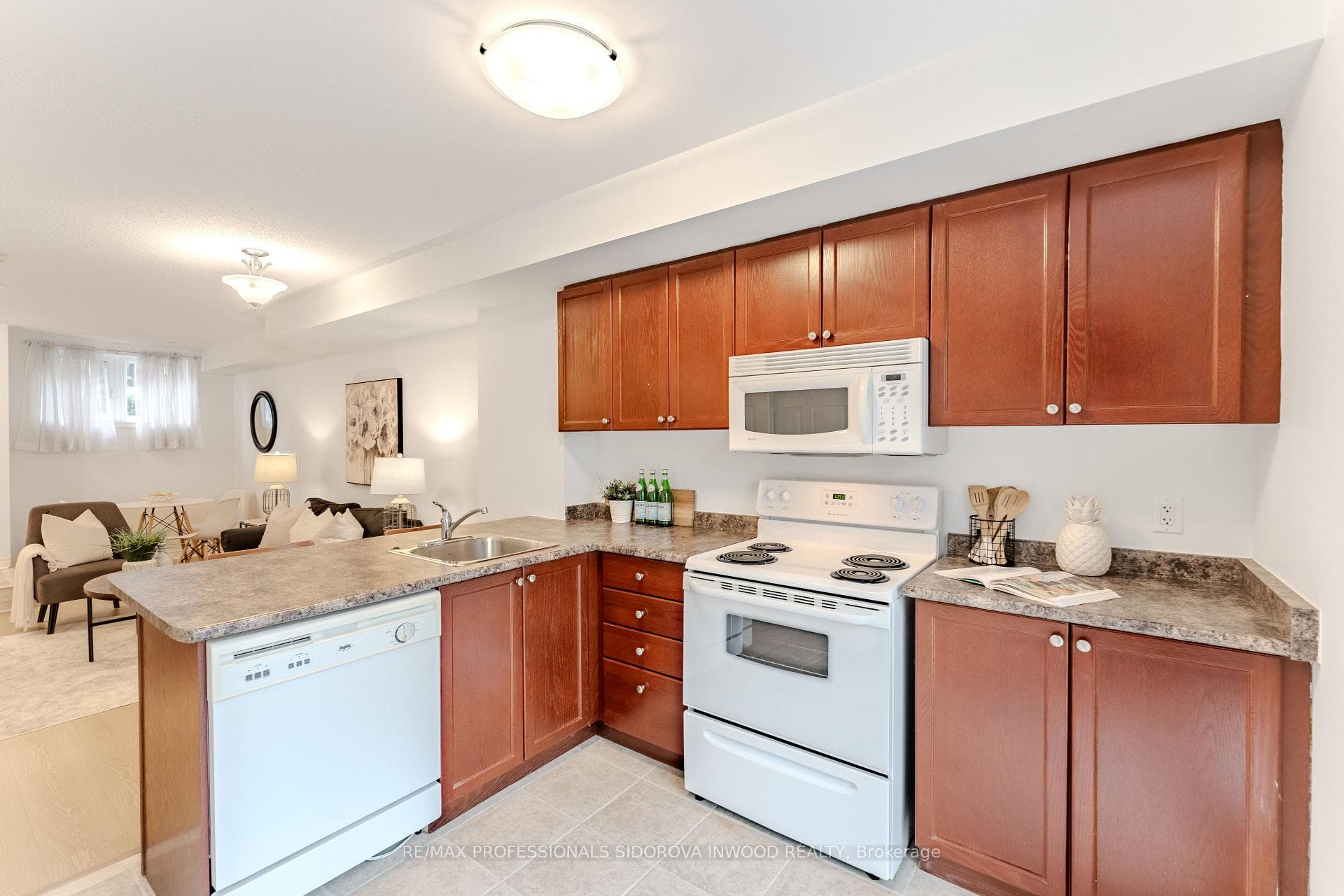 870 Jane Street Unit 117 photo 9
