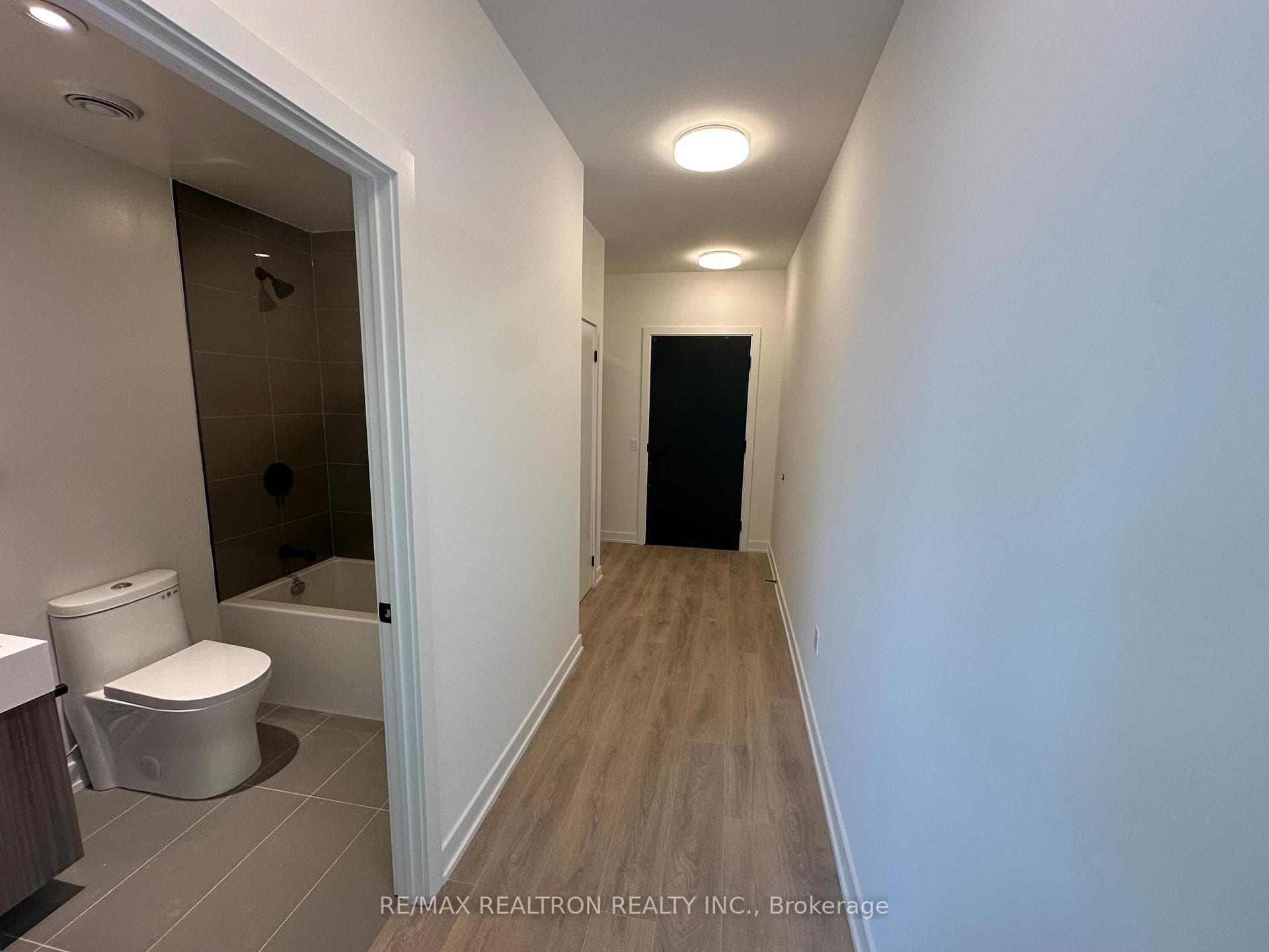 117 Broadway Avenue Unit 3202 photo 17
