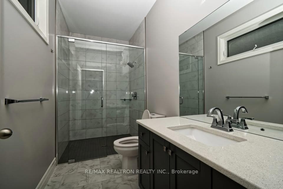14 Tessa Boulevard photo 10