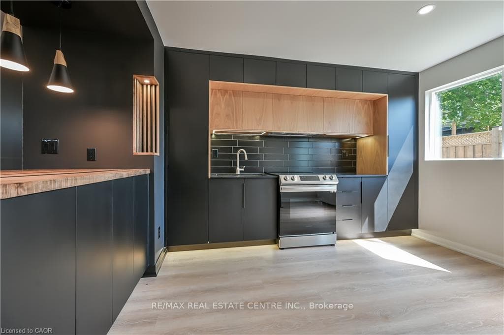 43 Mahony Avenue Unit 3 photo 5