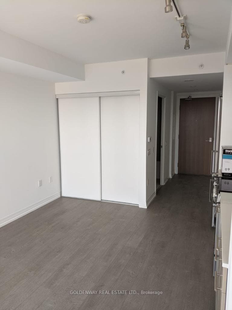 251 Jarvis Street Unit 1114 photo 4