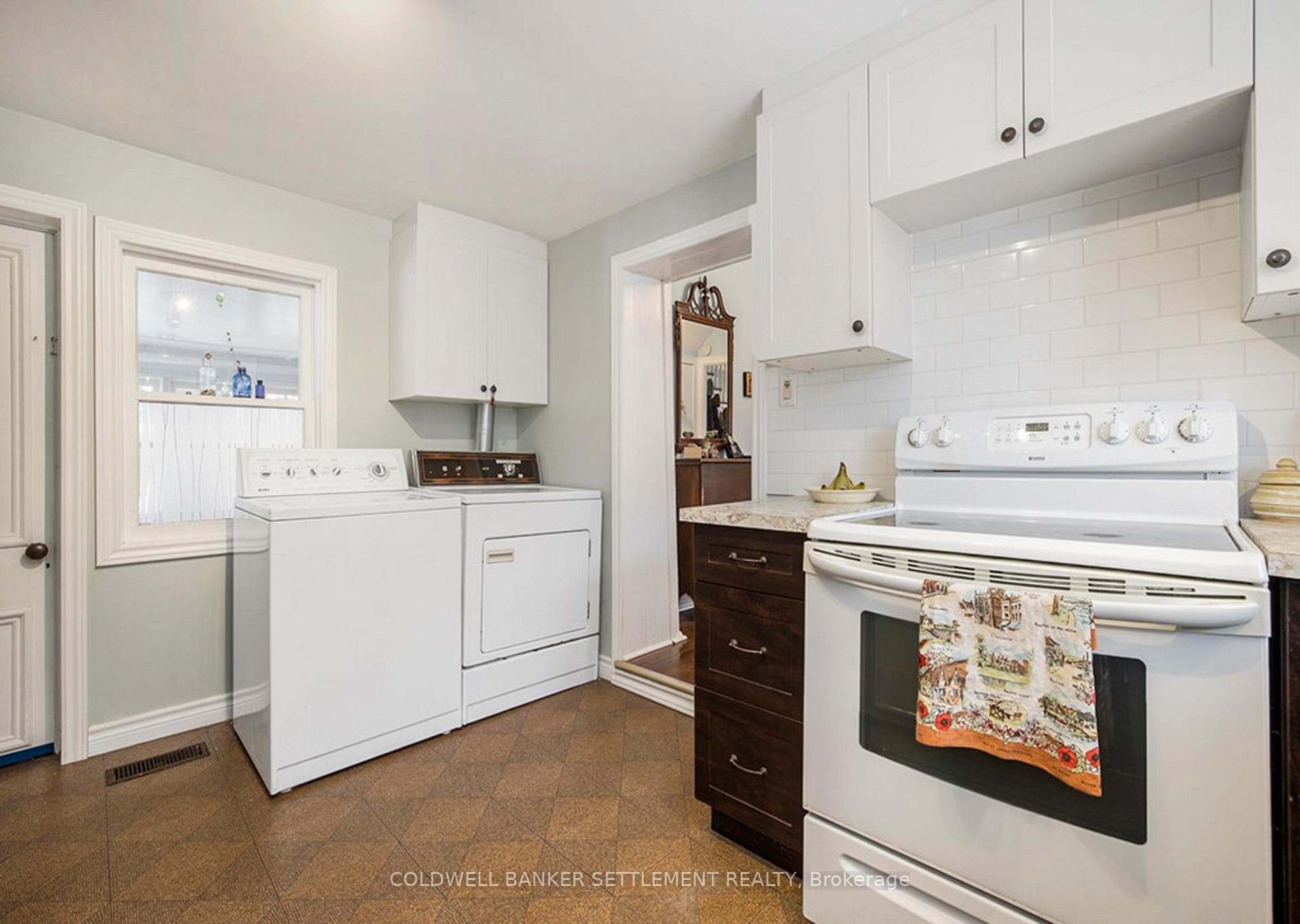 205 LEWIS Street photo 20