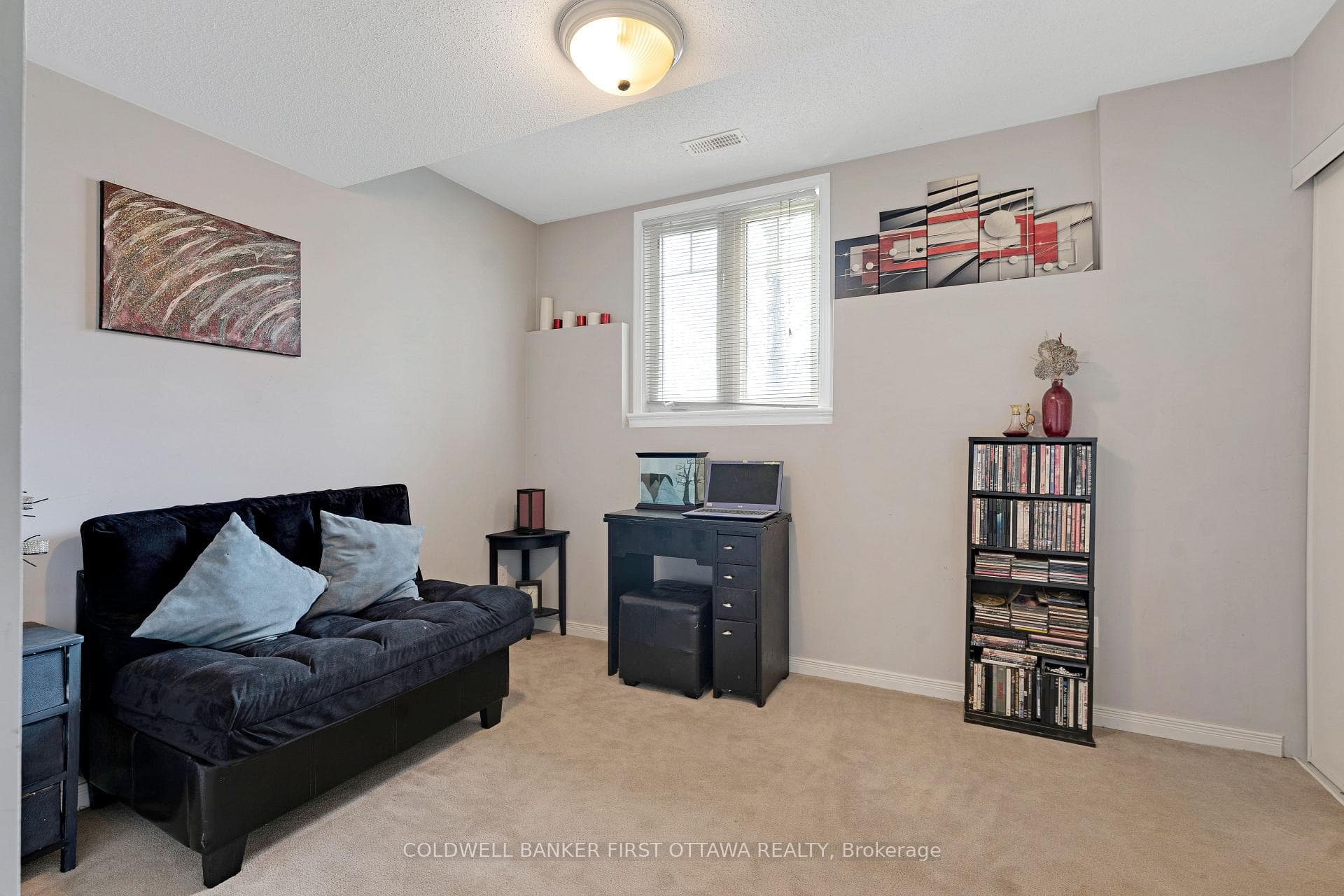 Second bedroom/office
