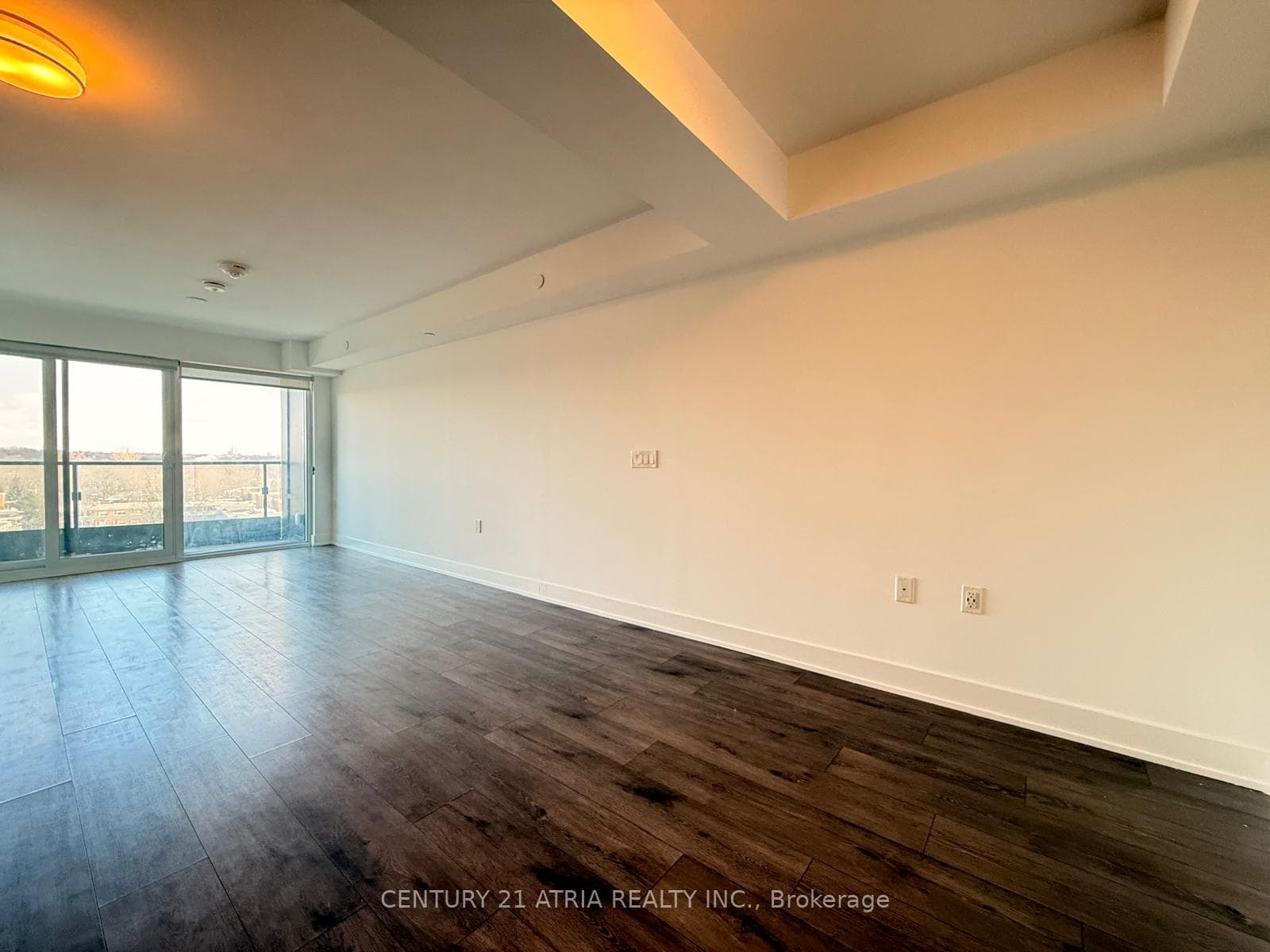 585 Bloor Street Unit 724 photo 5