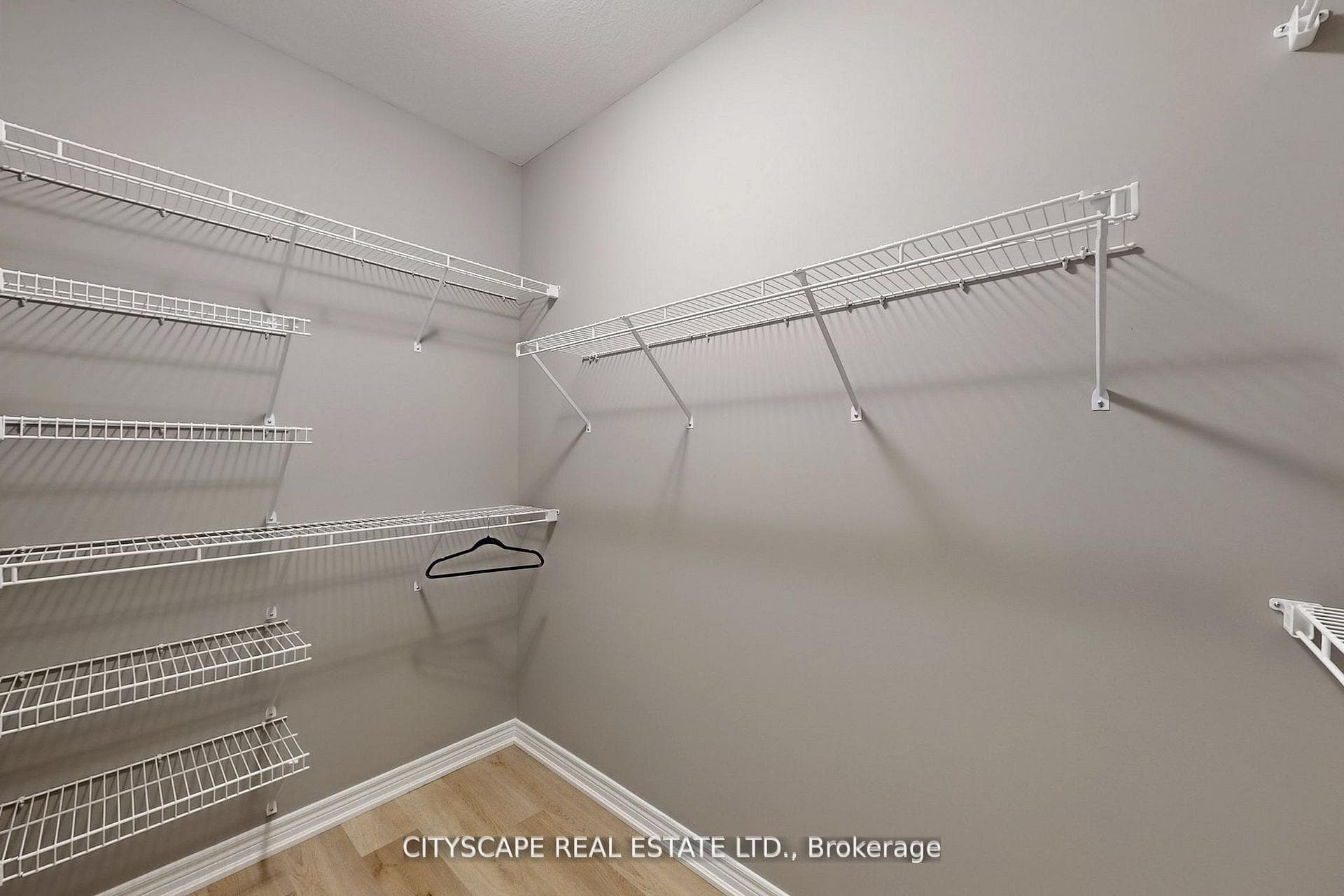 100 Tartan Avenue photo 28
