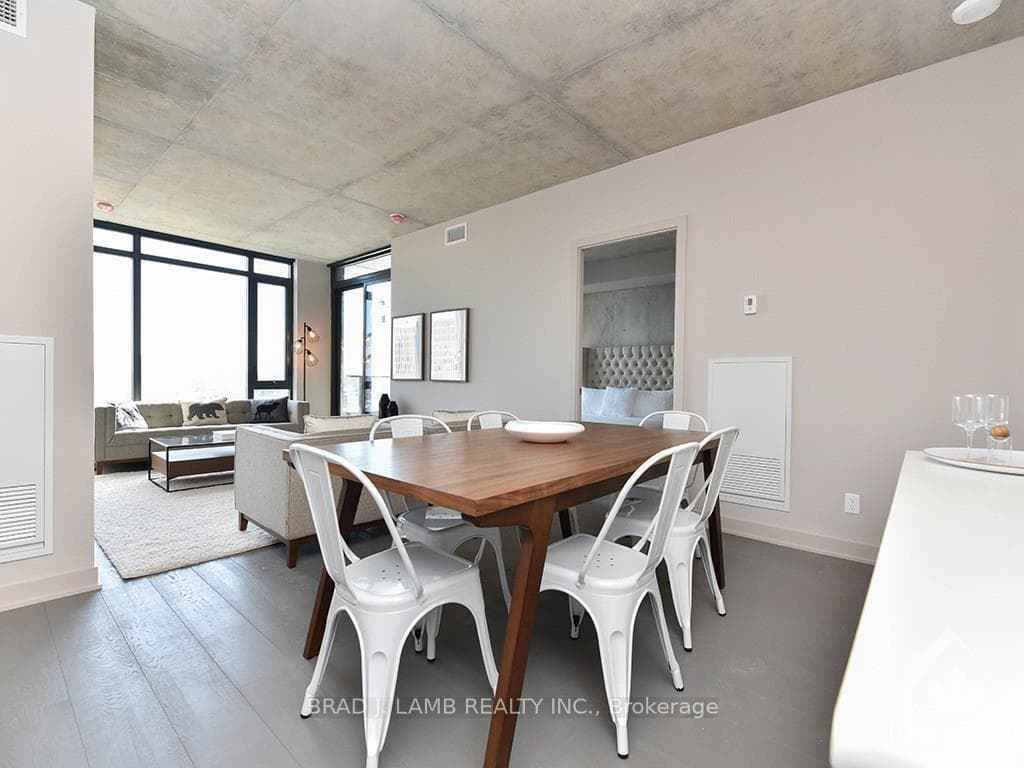 203 CATHERINE Street Unit 209 photo 4