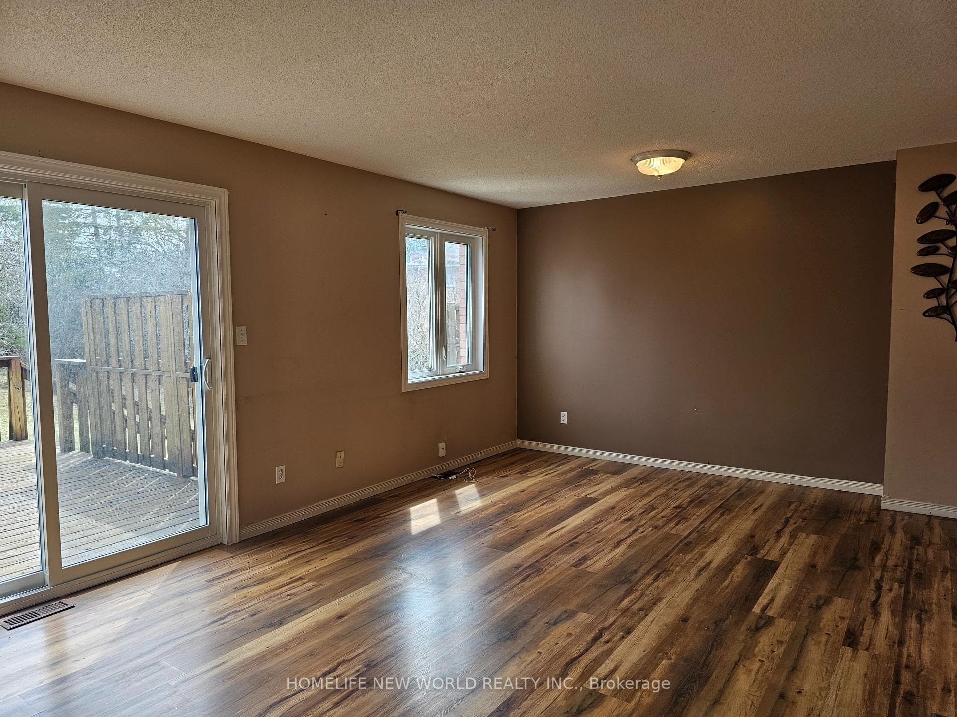 113 Progress Avenue photo 7