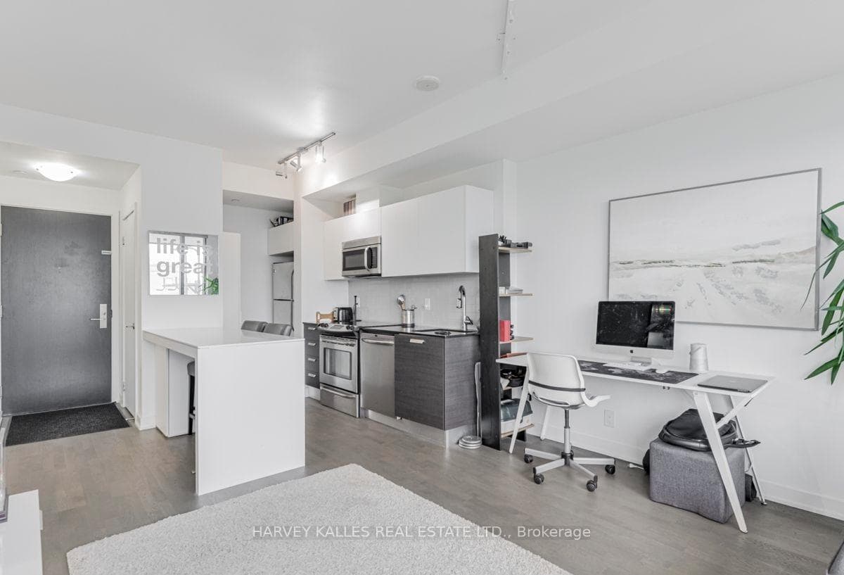 1815 Yonge Street Unit 1407 photo 9
