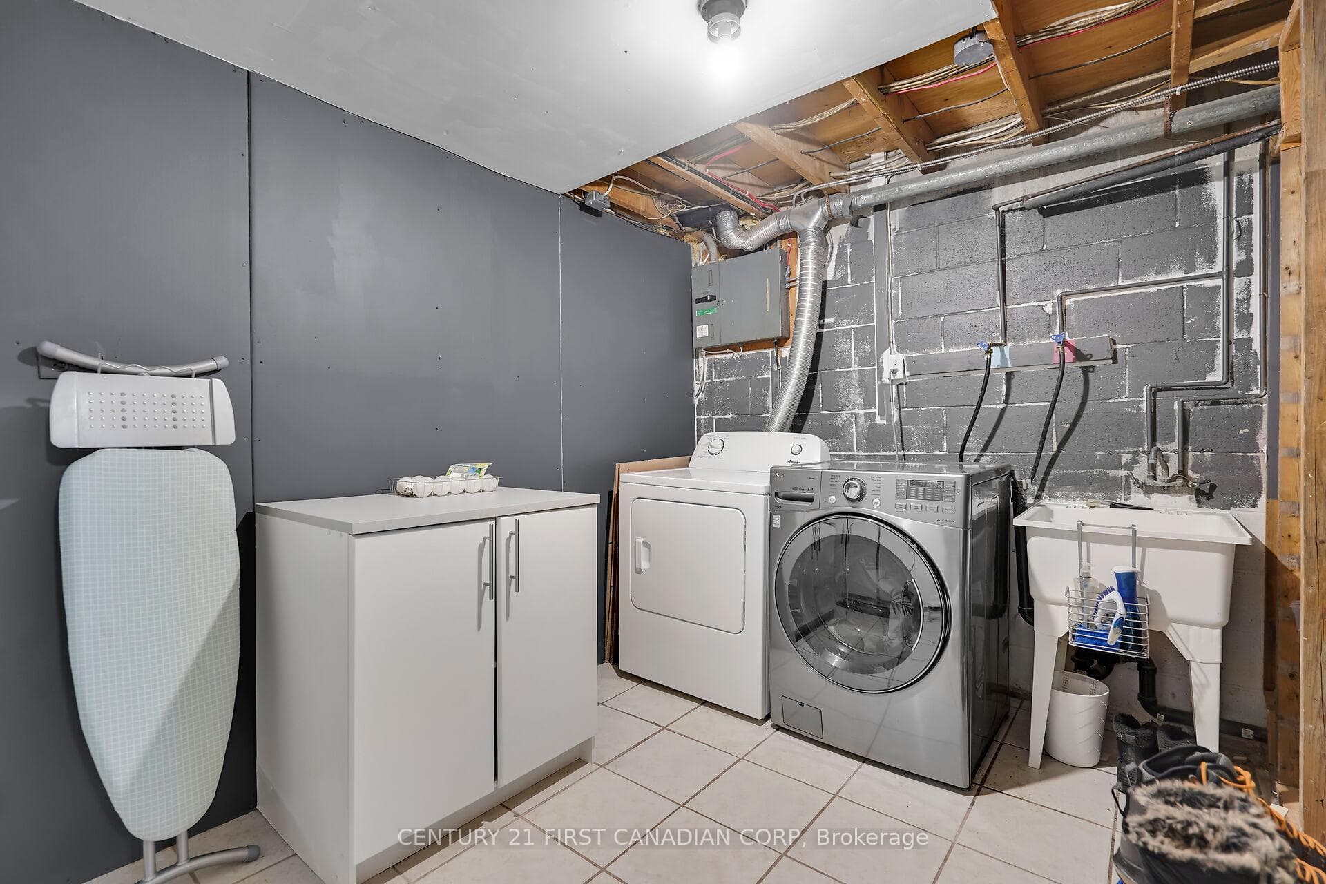 1919 Trafalgar Street Unit 30 photo 25
