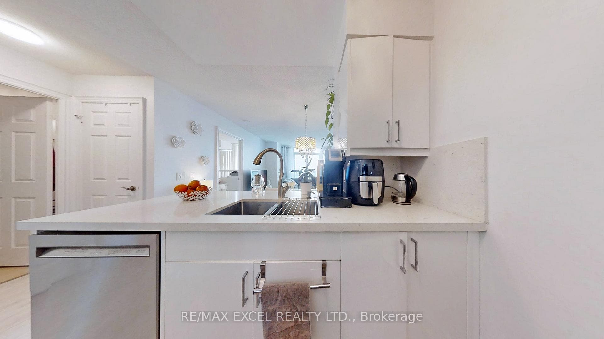 25 Greenview Avenue Unit 1315 photo 11