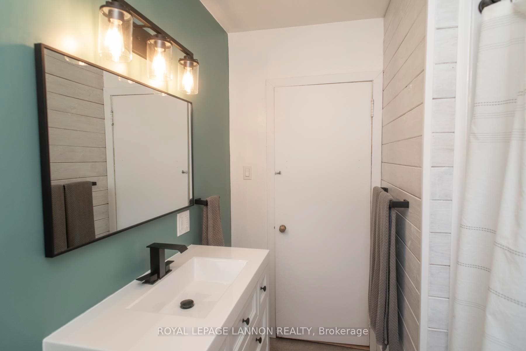 266 Brock Street photo 34