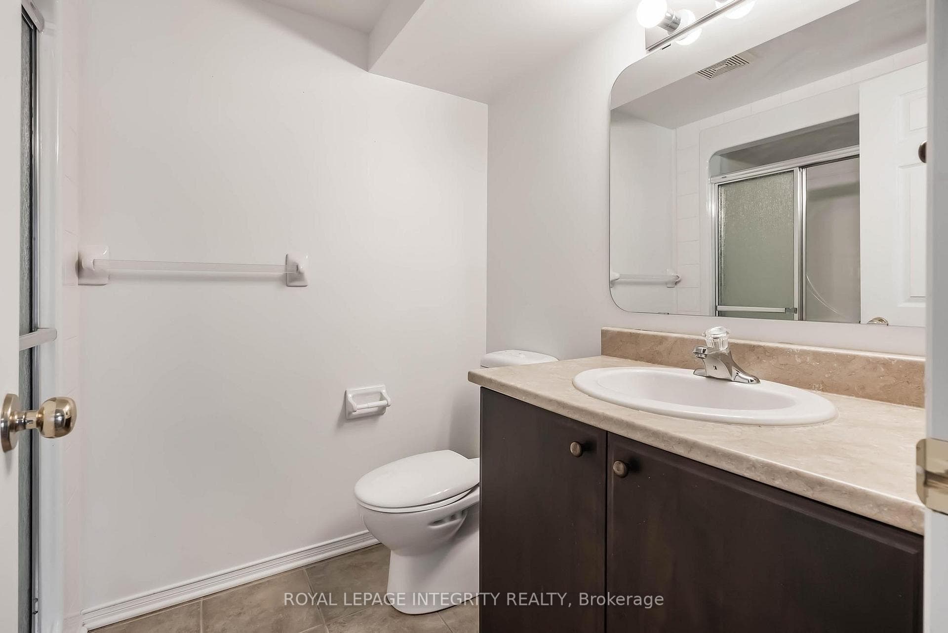 888 LONGFIELDS Drive photo 18