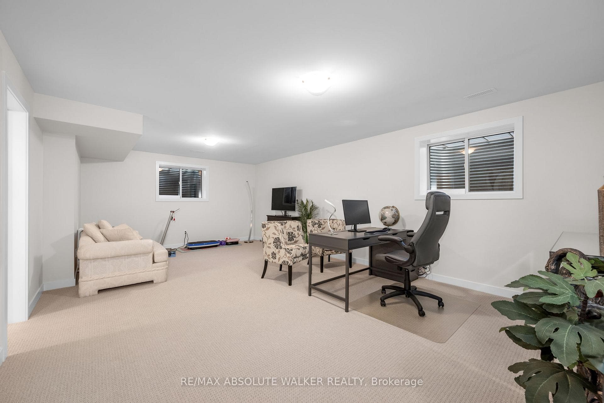 515 Paakanaak Avenue photo 34
