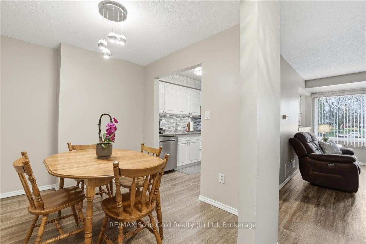 10 Holborn Court Unit 30 photo 8