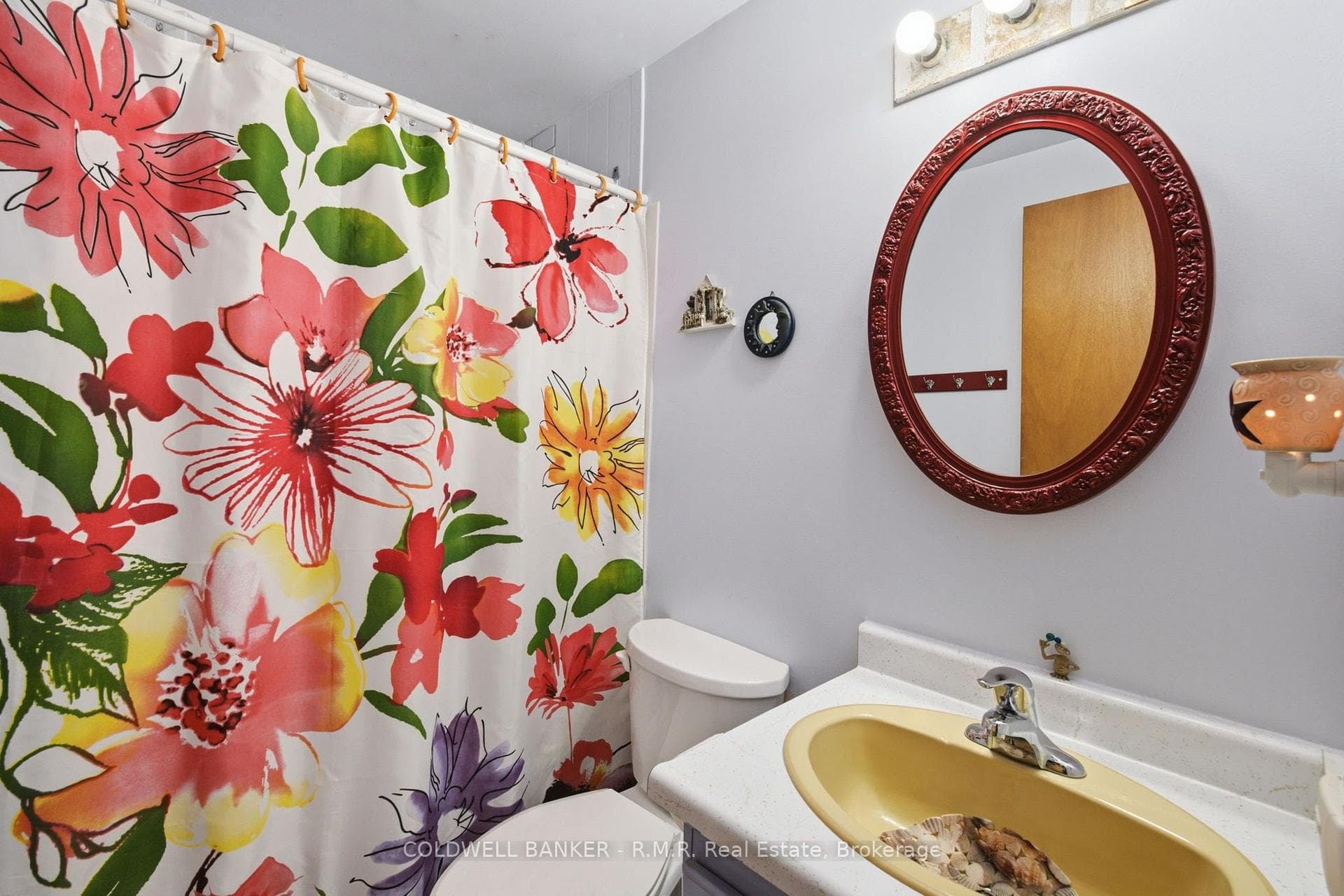358 Camelot Court photo 40