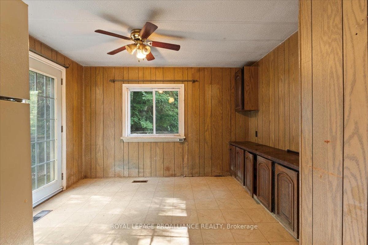 3863 Springbrook Road photo 5