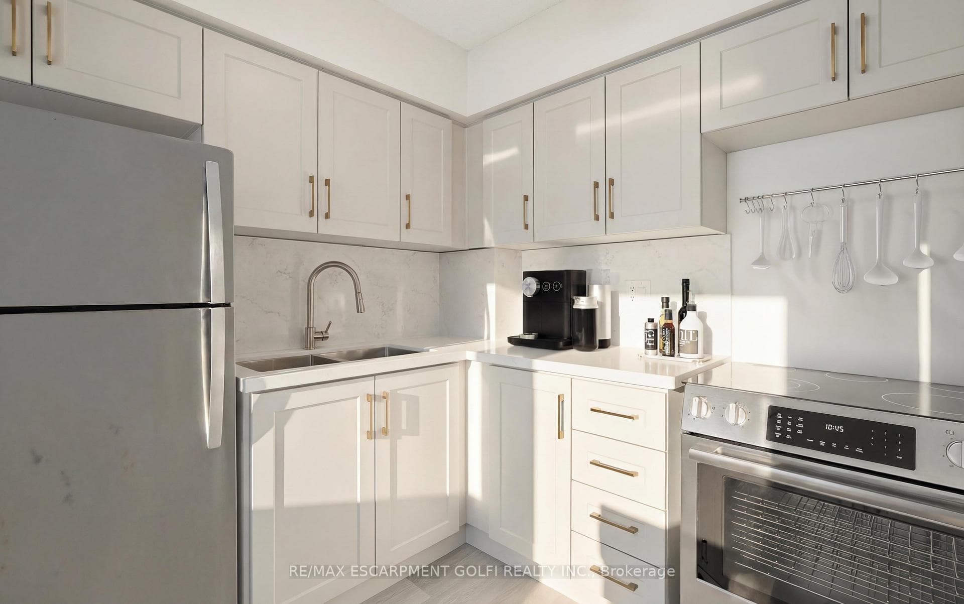 180 Limeridge Road Unit 208 photo 8