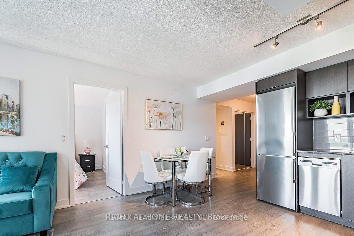 7 Mabelle Avenue Unit 2907 photo 12