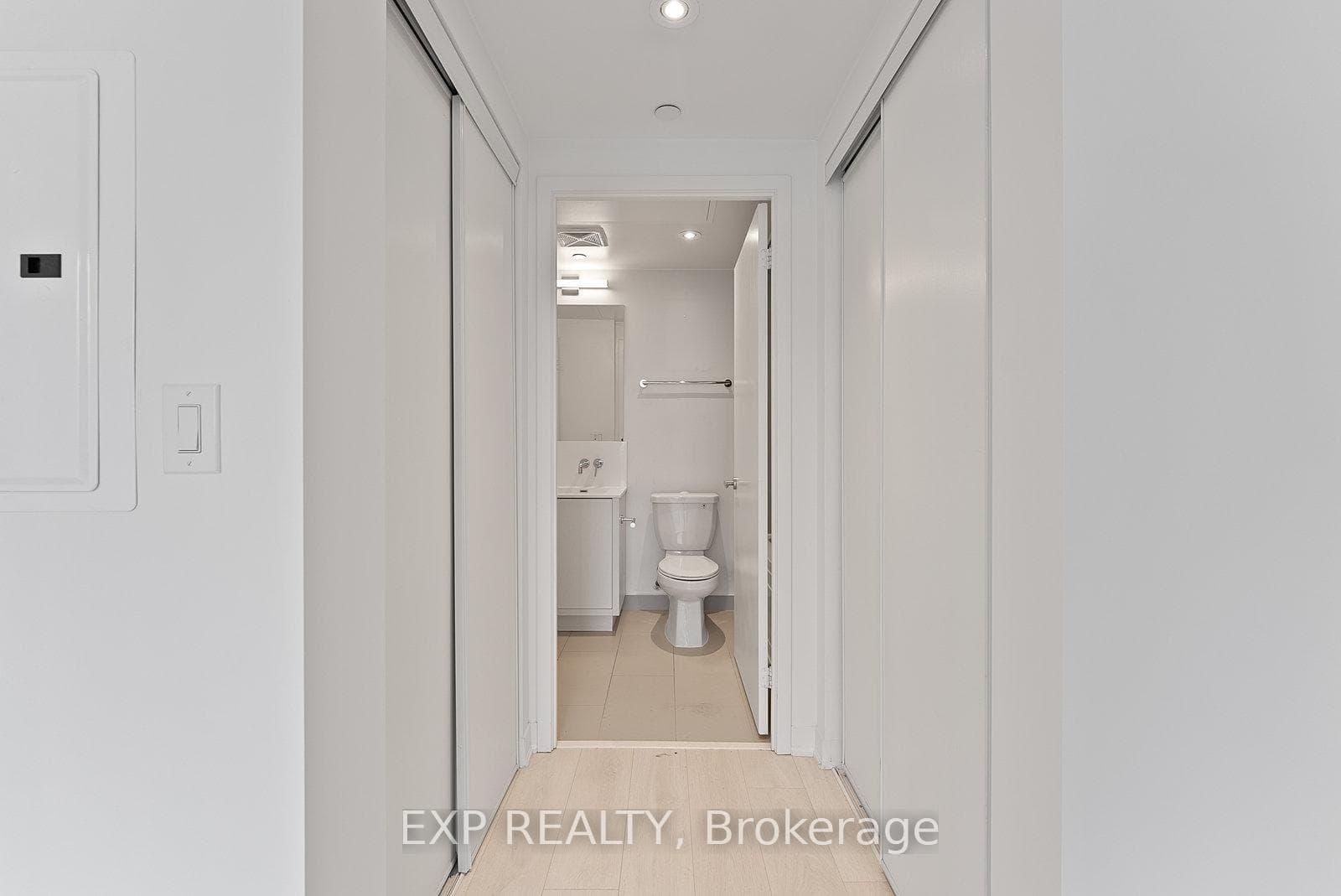 88 Harbour Street Unit 1503 photo 21