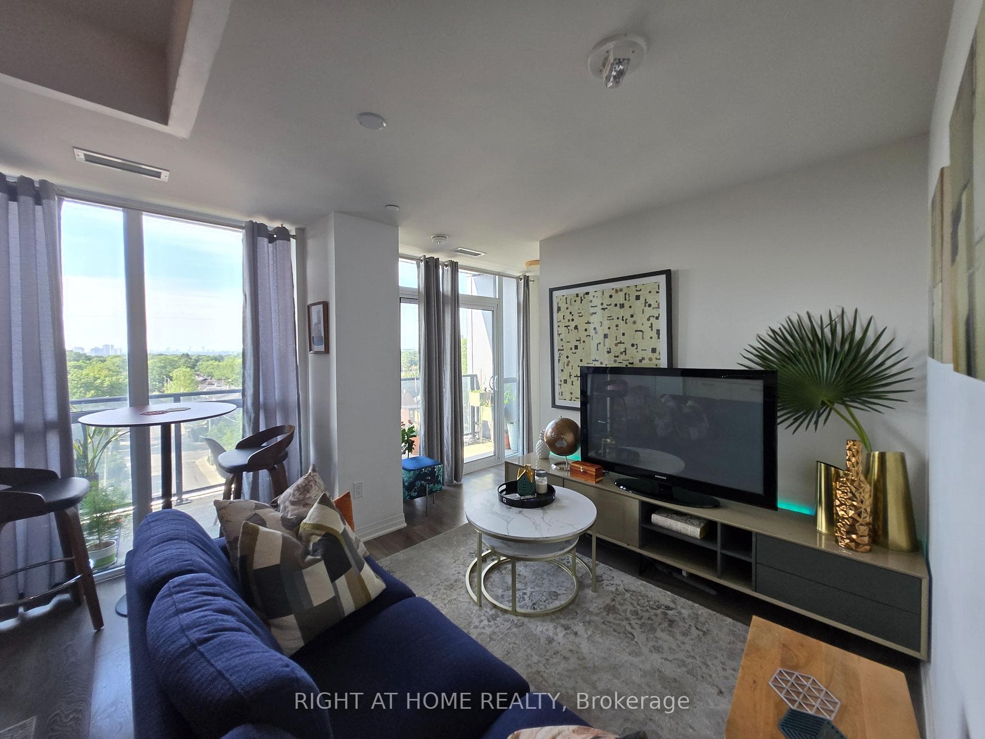 2301 Danforth Avenue Unit 715 photo 8
