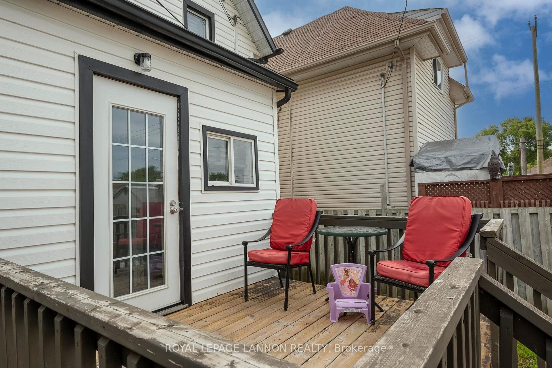 139 Selkirk Street photo 35