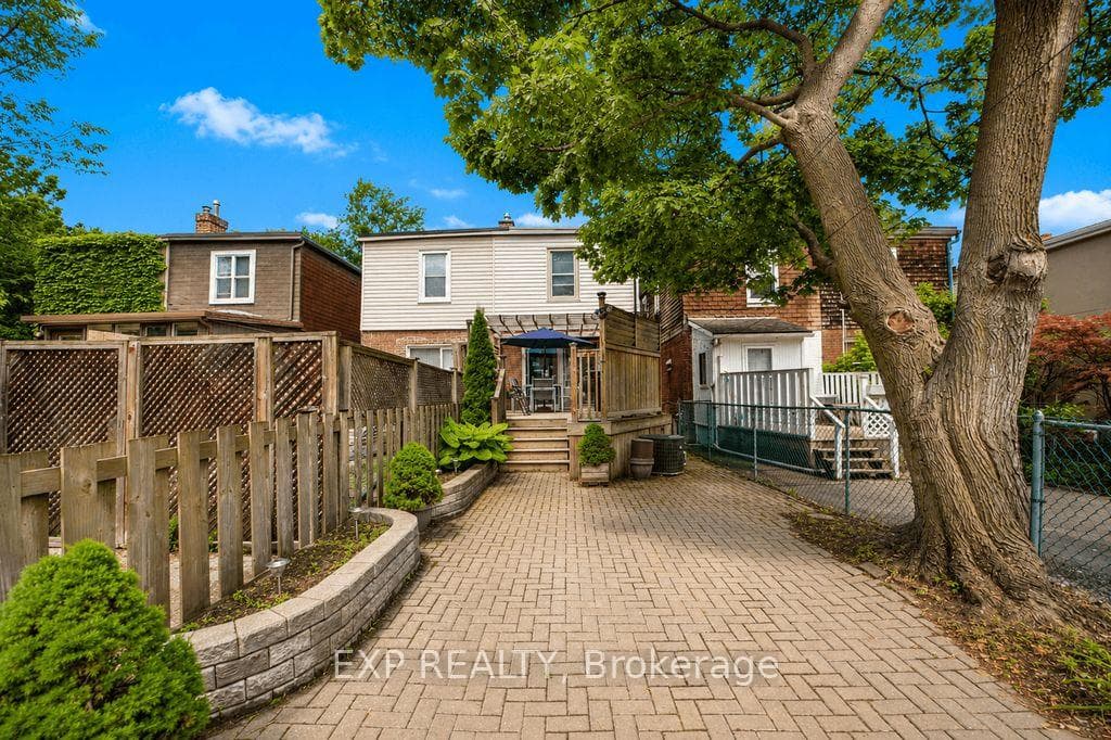 379 Davisville Avenue photo 36