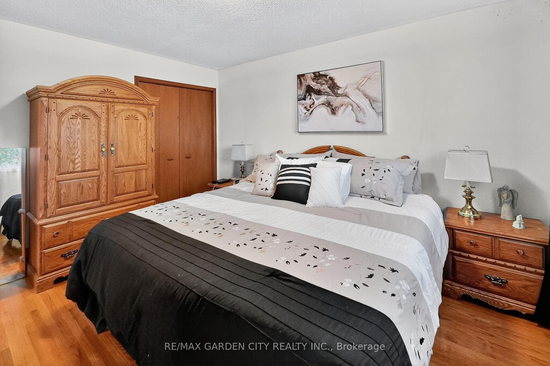120 Kinross Street photo 11