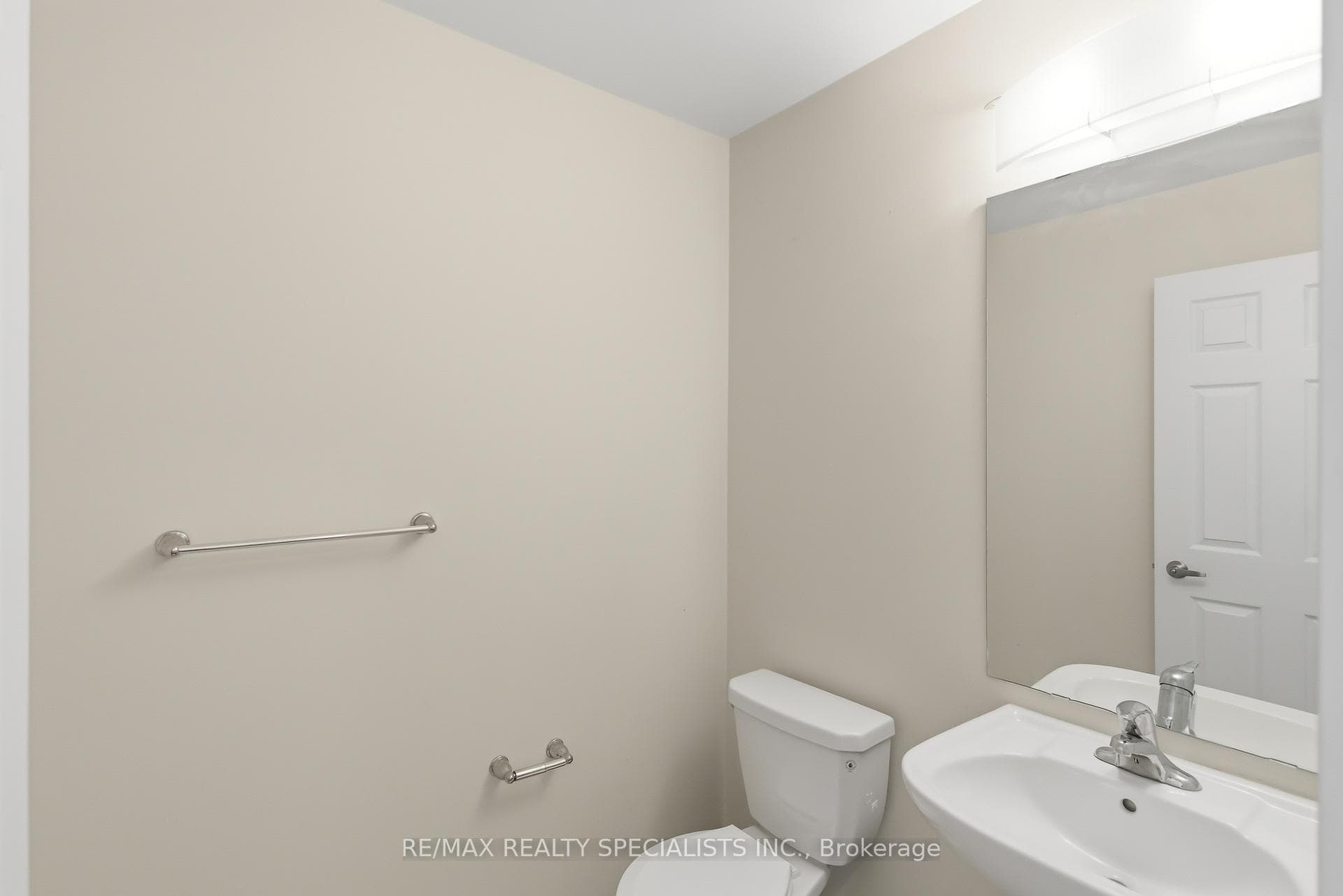 12 LAVENDER Road photo 8