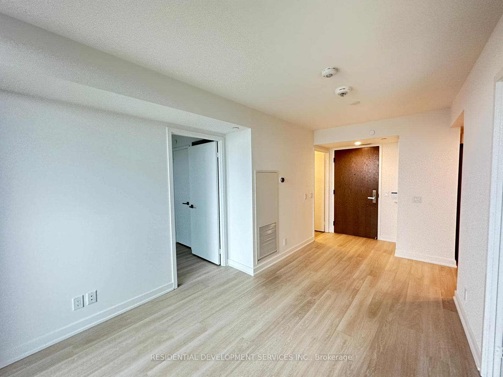 30 Tretti Way Unit 320 photo 4