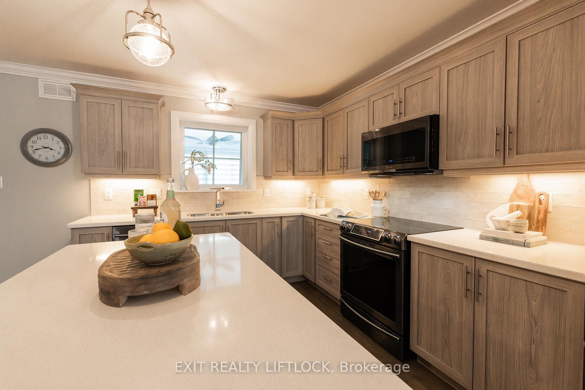 58 Charlton Court Unit 20 photo 8