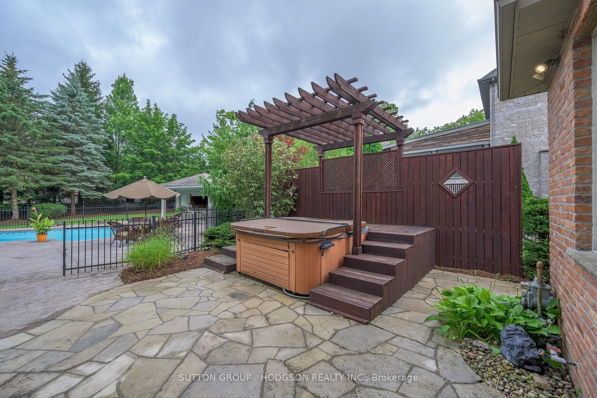 123 Fitzwilliam Boulevard photo 33