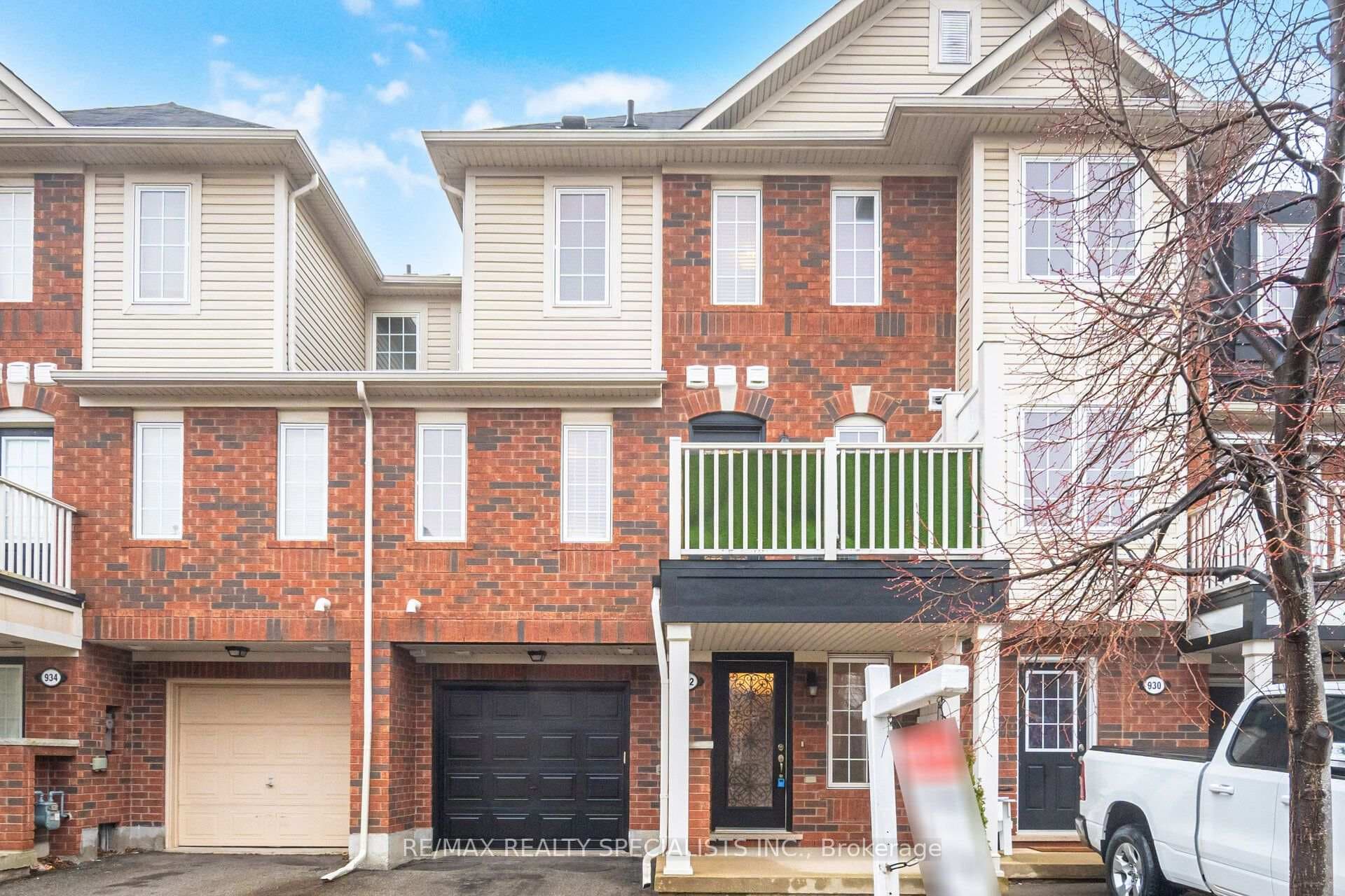 932 Sprague Place photo 1