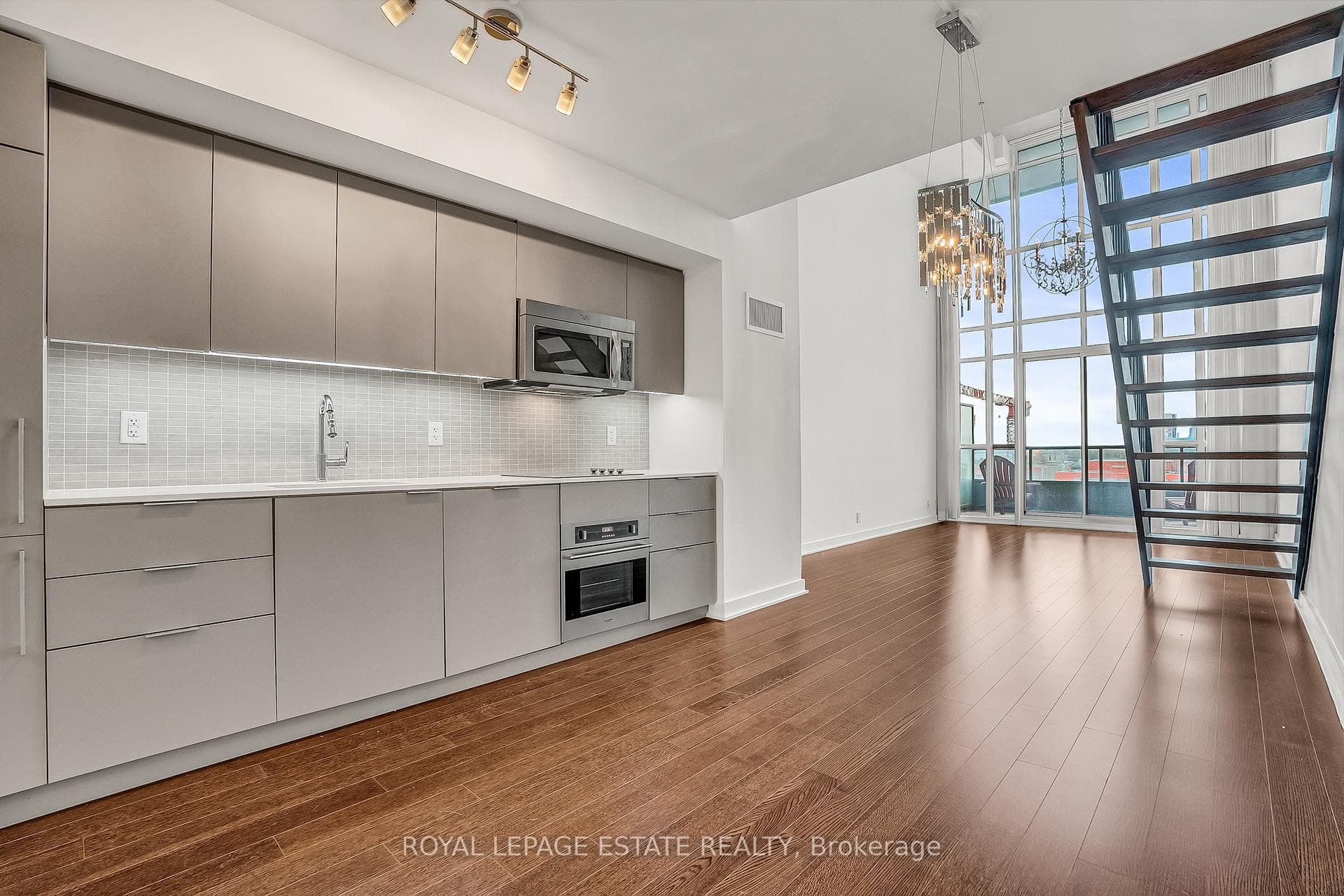 5 Hanna Avenue Unit 646 photo 10