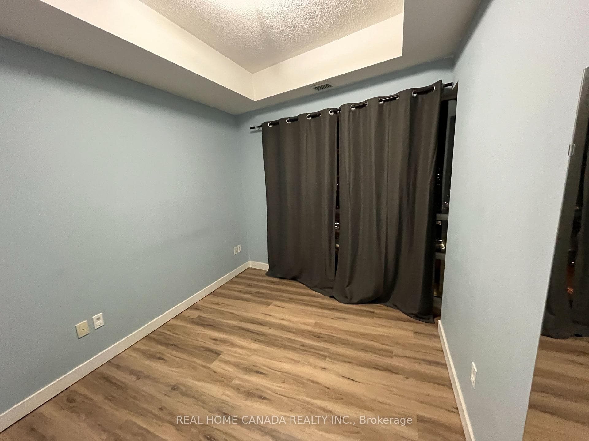 5740 Yonge Street Unit 2202 photo 9