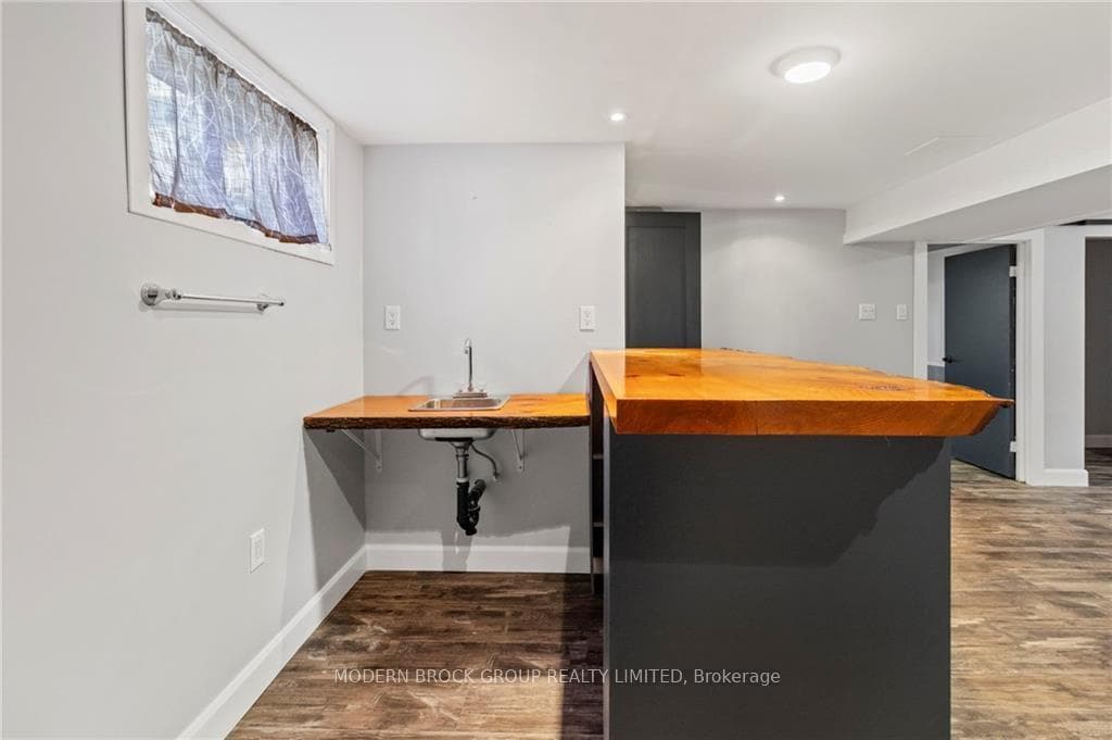 53 BRAMSHOT Avenue photo 23