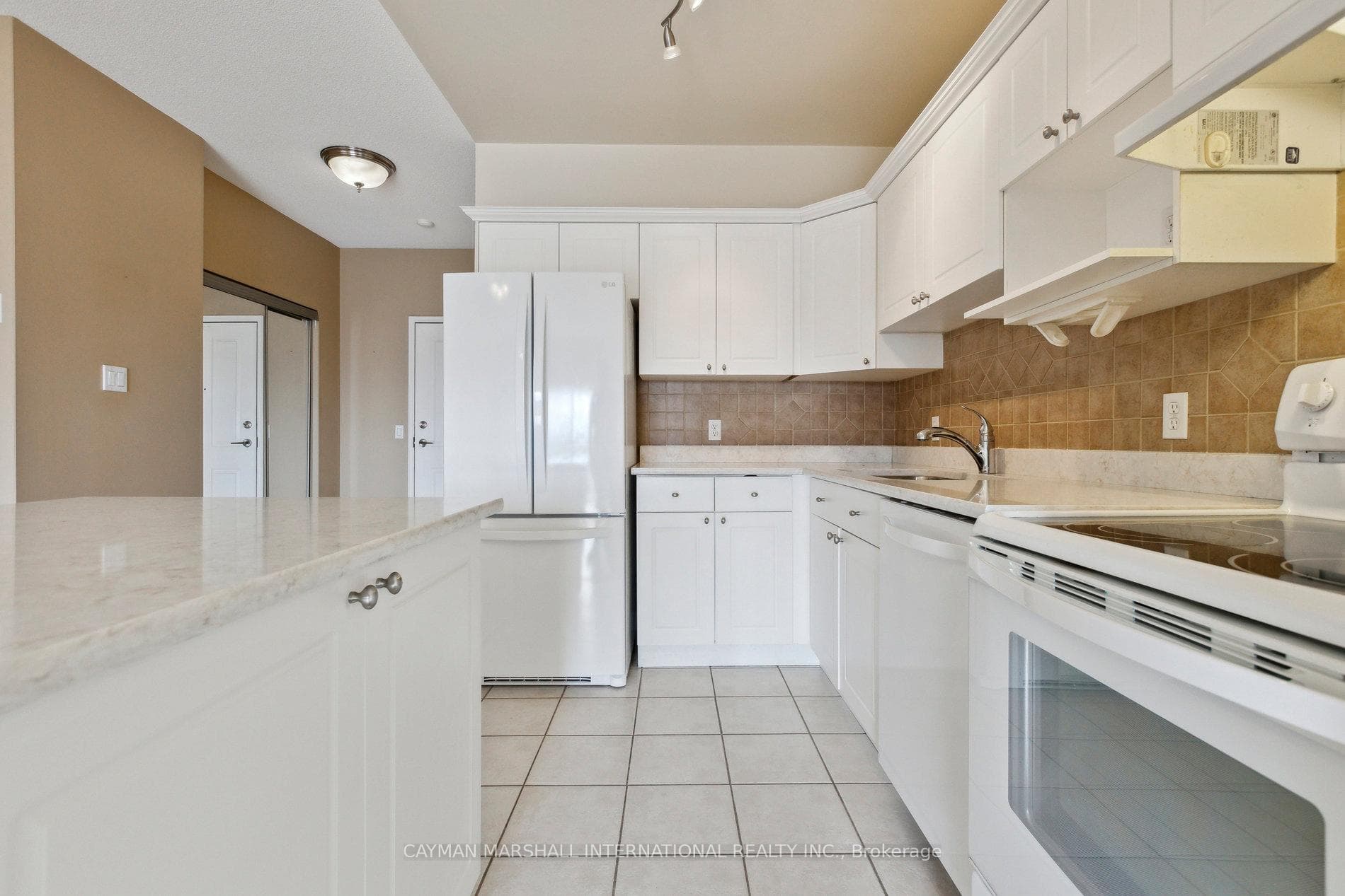 60 Wyndham Street Unit 909 photo 6