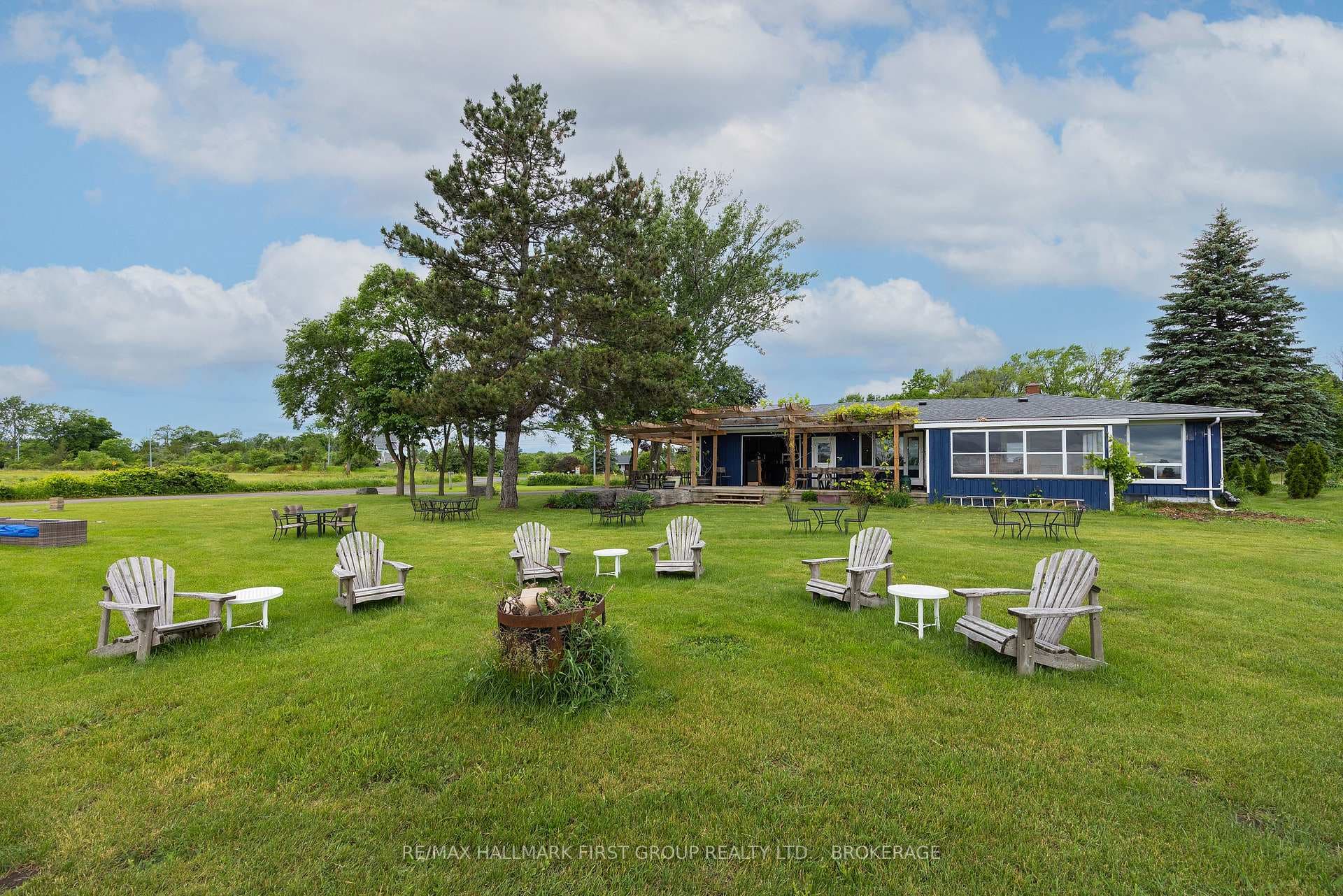 9656 Loyalist Parkway photo 30