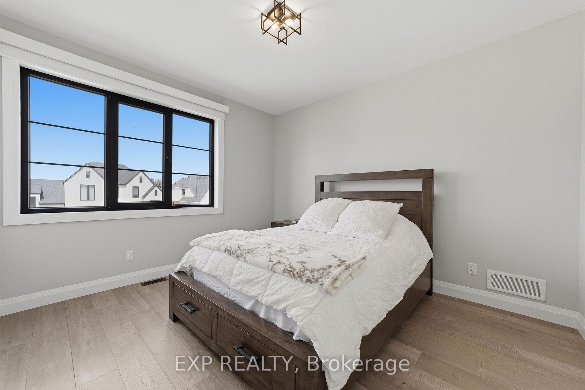 113 Edgewater Boulevard photo 29