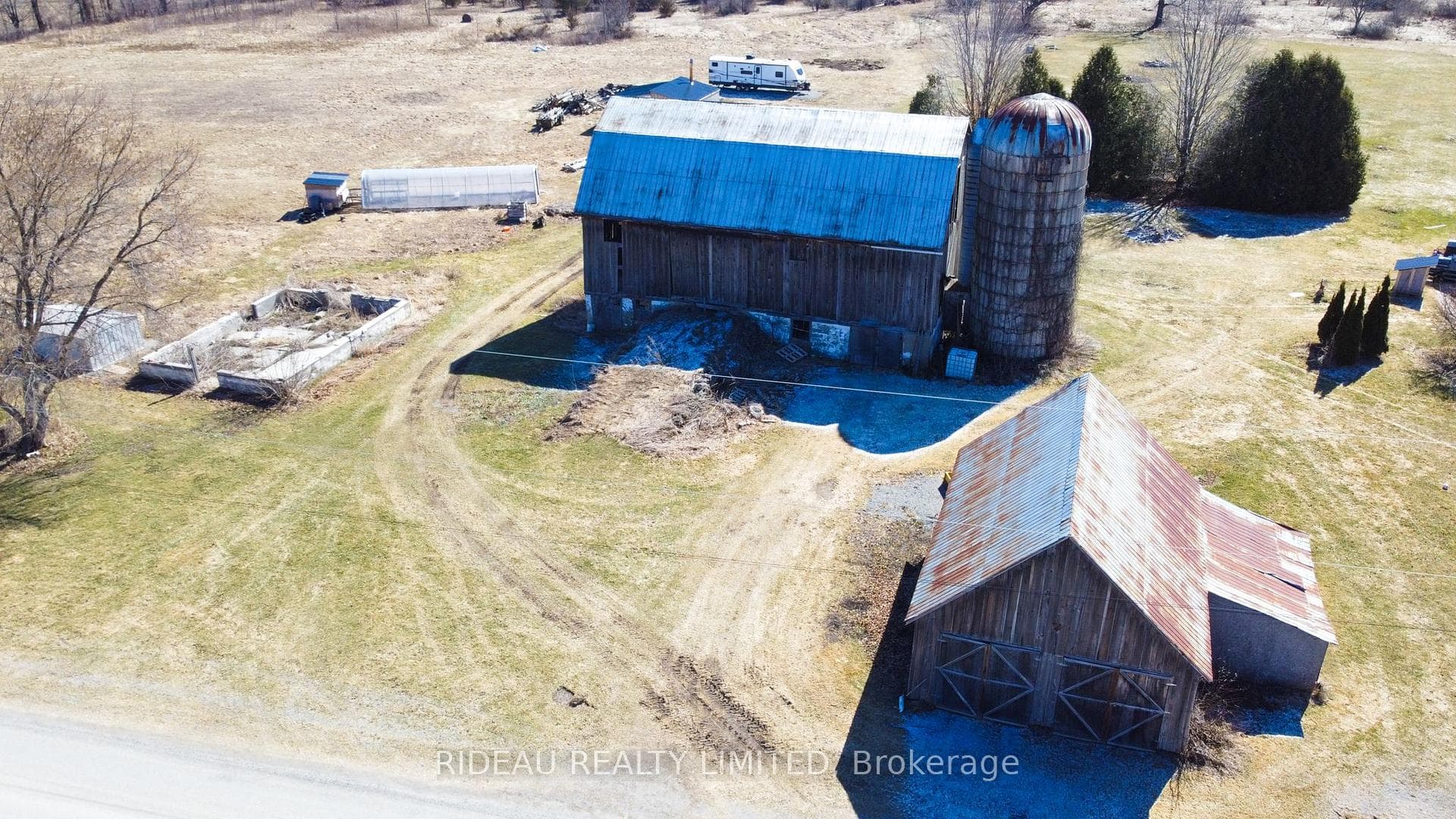 279 Hartsgravel Road photo 1