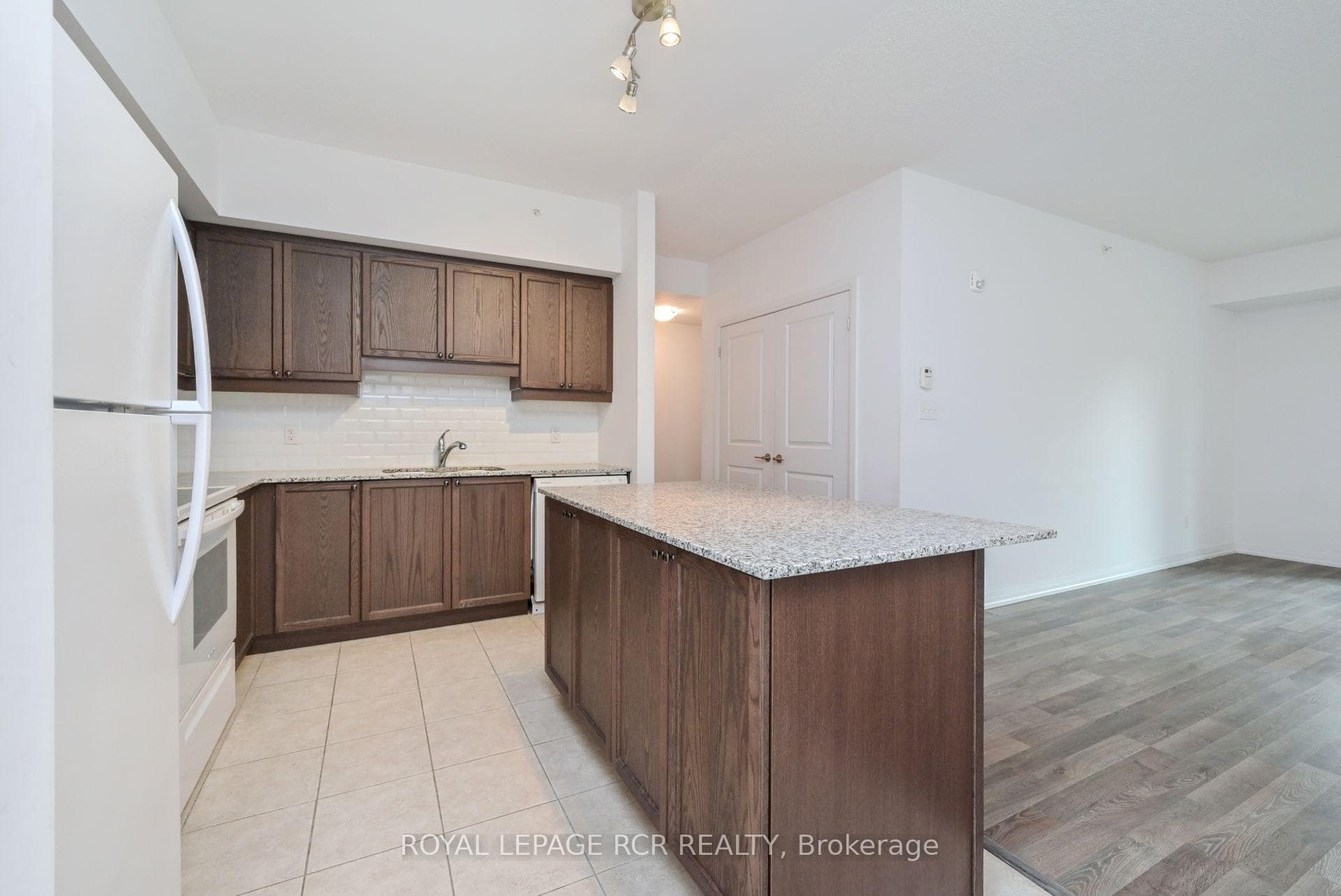 161 Wellington Street Unit 205 photo 10
