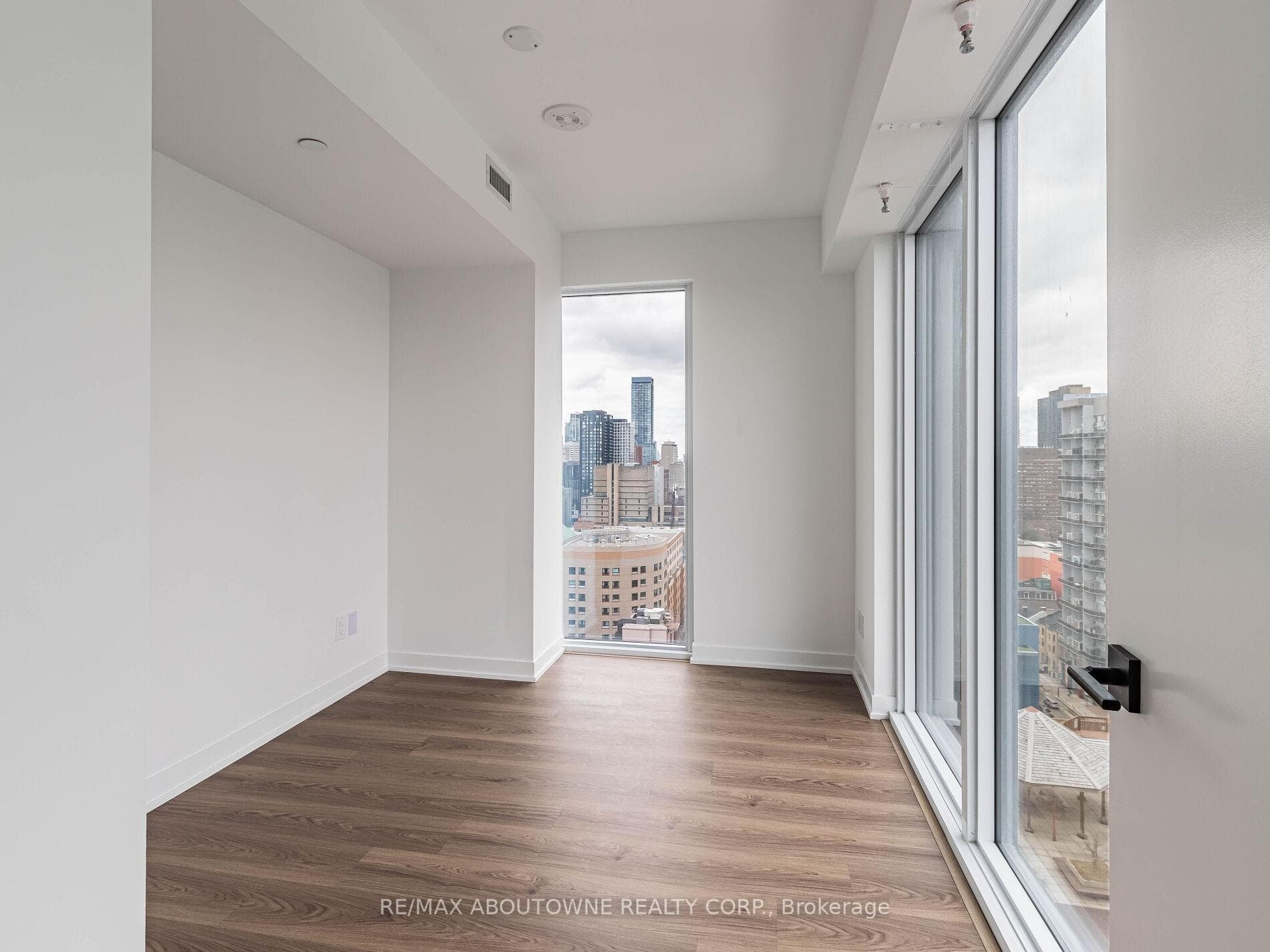 319 Jarvis Street Unit 2106 photo 22